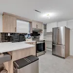 Luxury Suite, Steps To Calgary Dt, River, Hospital